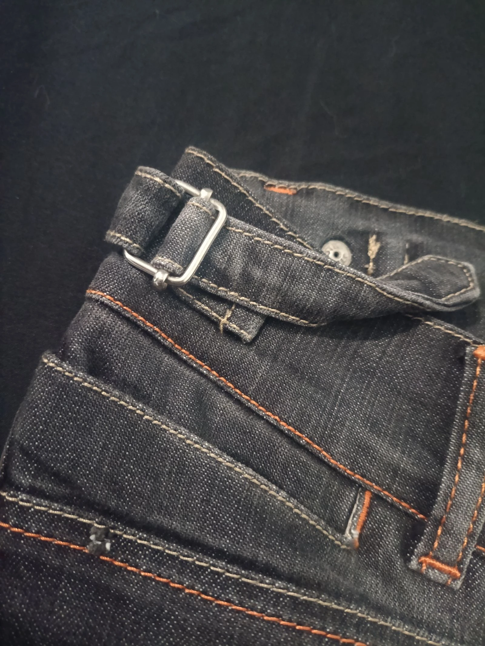 Y2K Dark Wash Low Rise Flared Bootcut Jeans com Detalhes de Fivela na Cintura. Tamanho 36. – photo 3